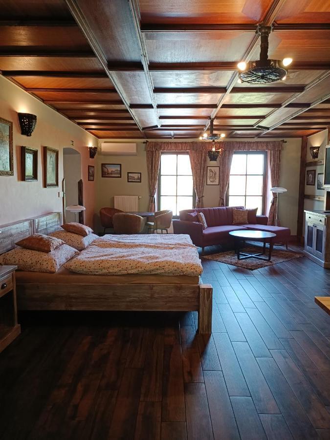 U Paluku Apartment Chrudim Luaran gambar